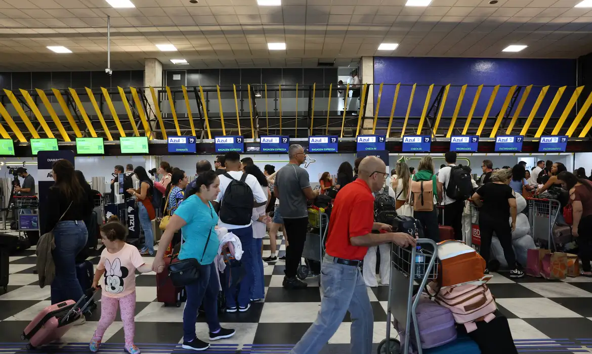 No momento você está vendo Governo federal anuncia investimentos de R$ 4,6 bilhões em aeroportos
