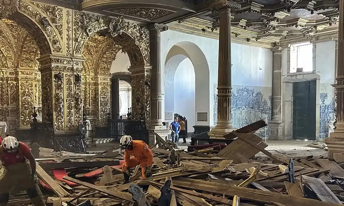 No momento você está vendo Iphan destina R$ 20 milhões a obras em igreja que desabou em Salvador