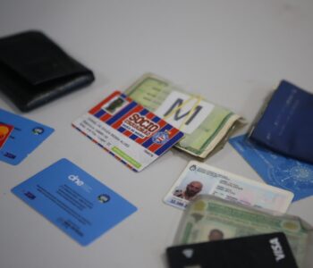 Entrega de documentos recuperados pela Guarda Civil no Carnaval 2026