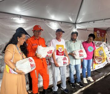 Campanha Carnaval sem Fome oficializa a entrega de cerca de 35 toneladas de alimentos