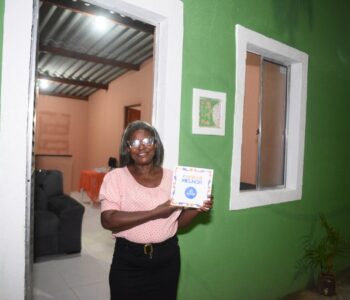 Prefeitura entrega 147 casas reformadas e transforma a vida de famílias em Cajazeiras XI