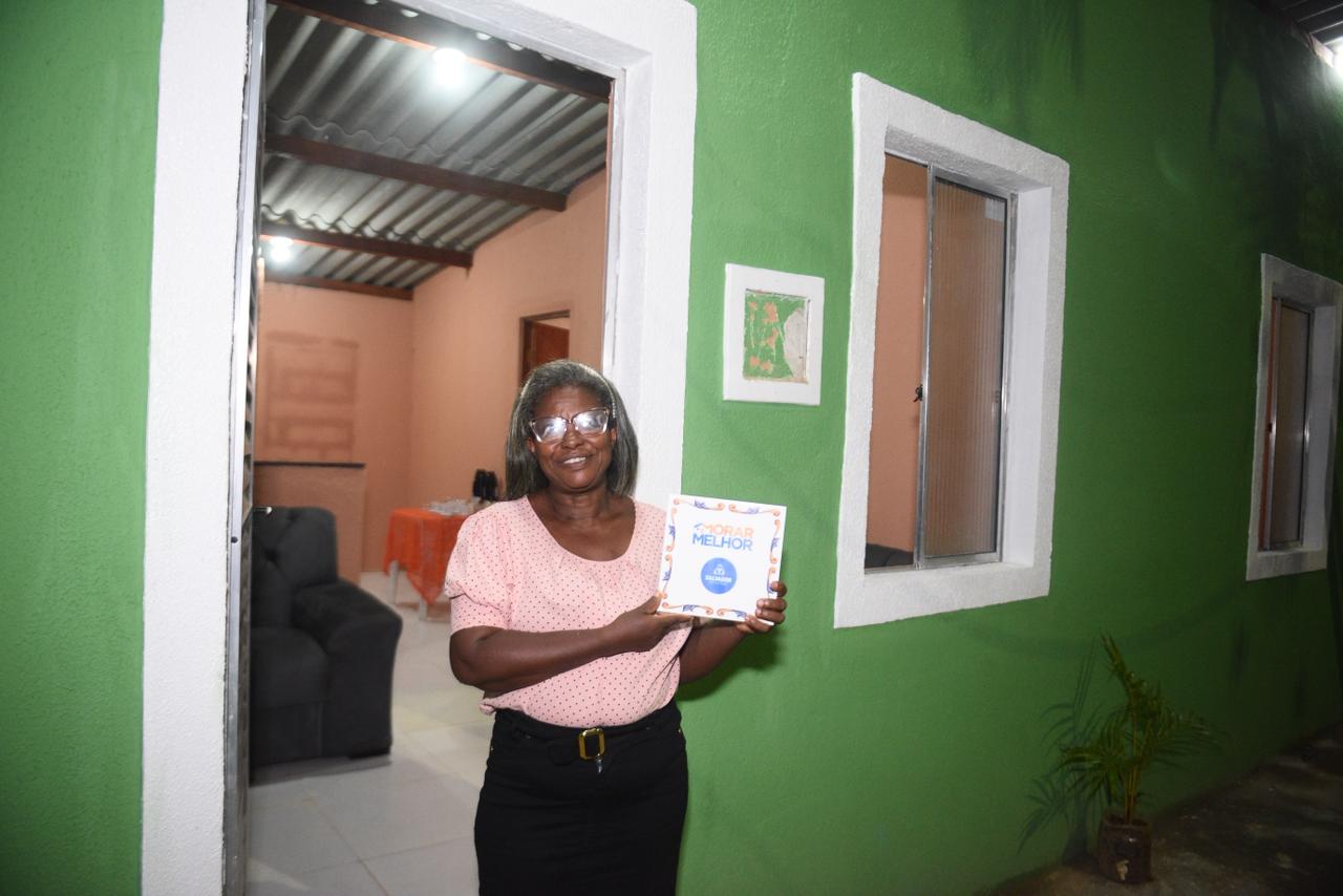 No momento você está vendo Prefeitura entrega 147 casas reformadas e transforma a vida de famílias em Cajazeiras XI