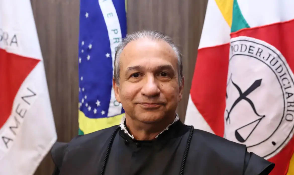 No momento você está vendo CNJ afasta desembargador que absolveu acusado de estupro de vulnerável