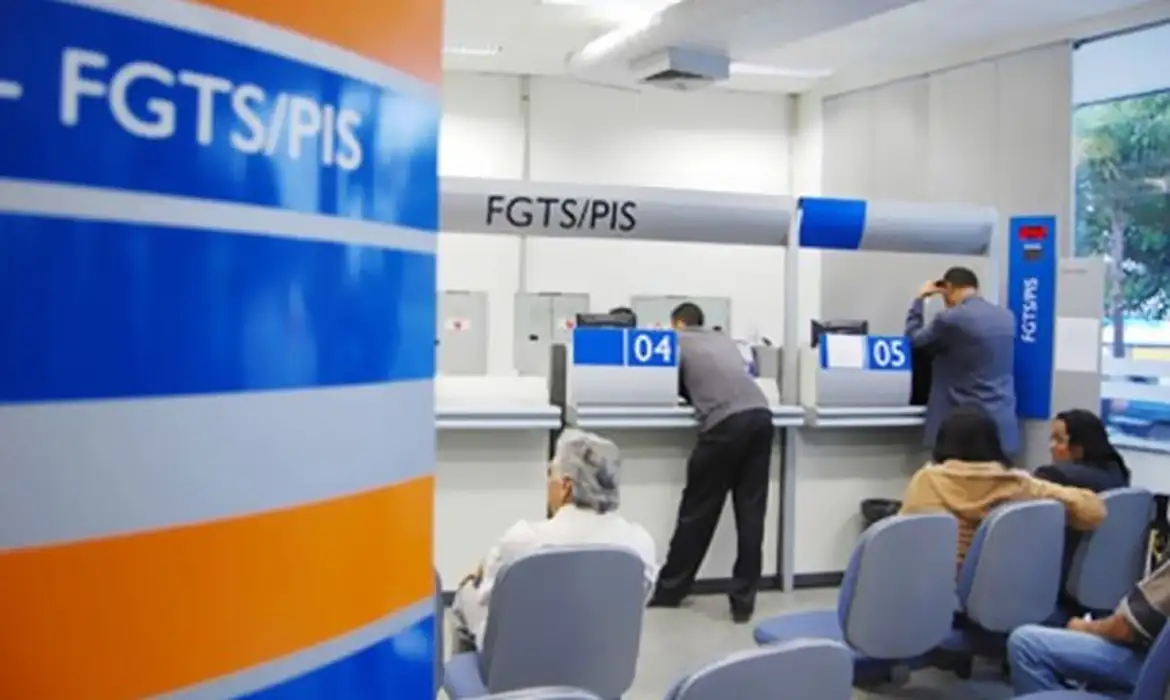 No momento você está vendo Abono salarial começa a ser pago nesta segunda