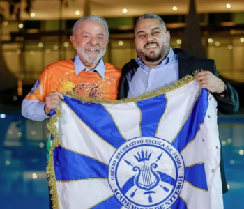 Governo Lula acende alerta sobre desfile que vai homenagear presidente na Sapucaí