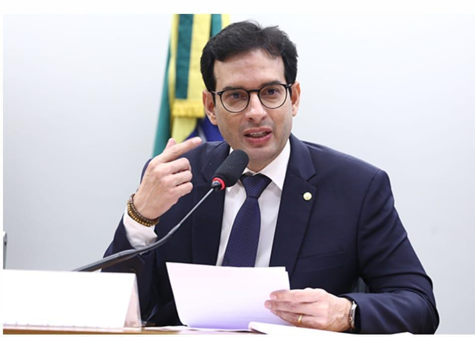 No momento você está vendo Leo Prates propõe estudo para salário mínimo regional de R$ 1.800 na Bahia