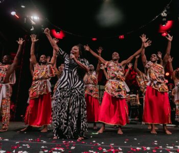 Margareth Menezes reúne Gilberto Gil, Carlinhos Brown e sete blocos afros da Bahia em noite mágica