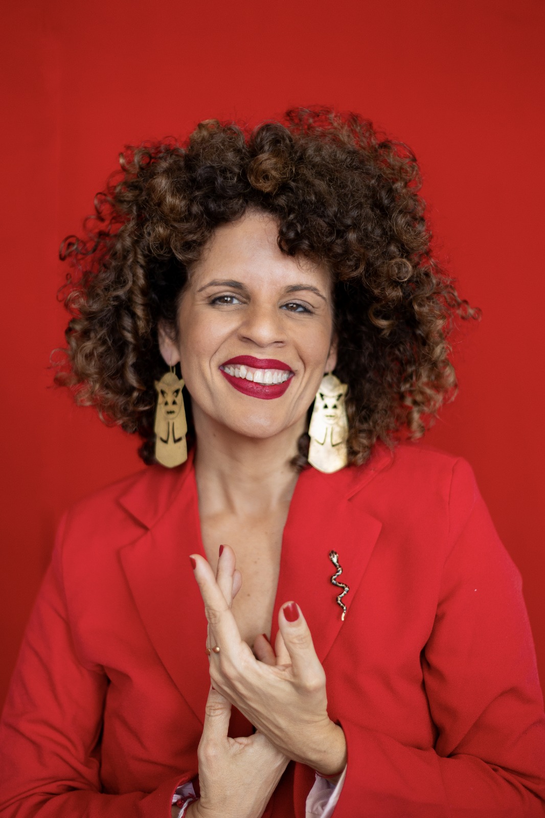 No momento você está vendo O ator Silvério Pereira e a atriz Maria Marighella serão coroados reis do bloco Os Mascarados