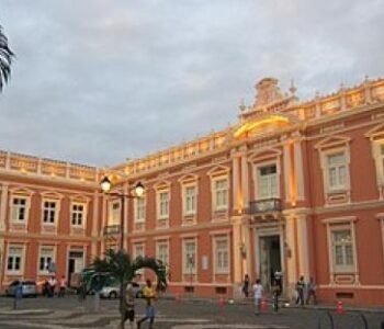Academia de Cultura da Bahia discute situação da Faculdade de Medicina em seu tradicional encontro