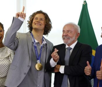 Lula recebe Lucas Pinheiro, medalha de ouro nos Jogos de Inverno
