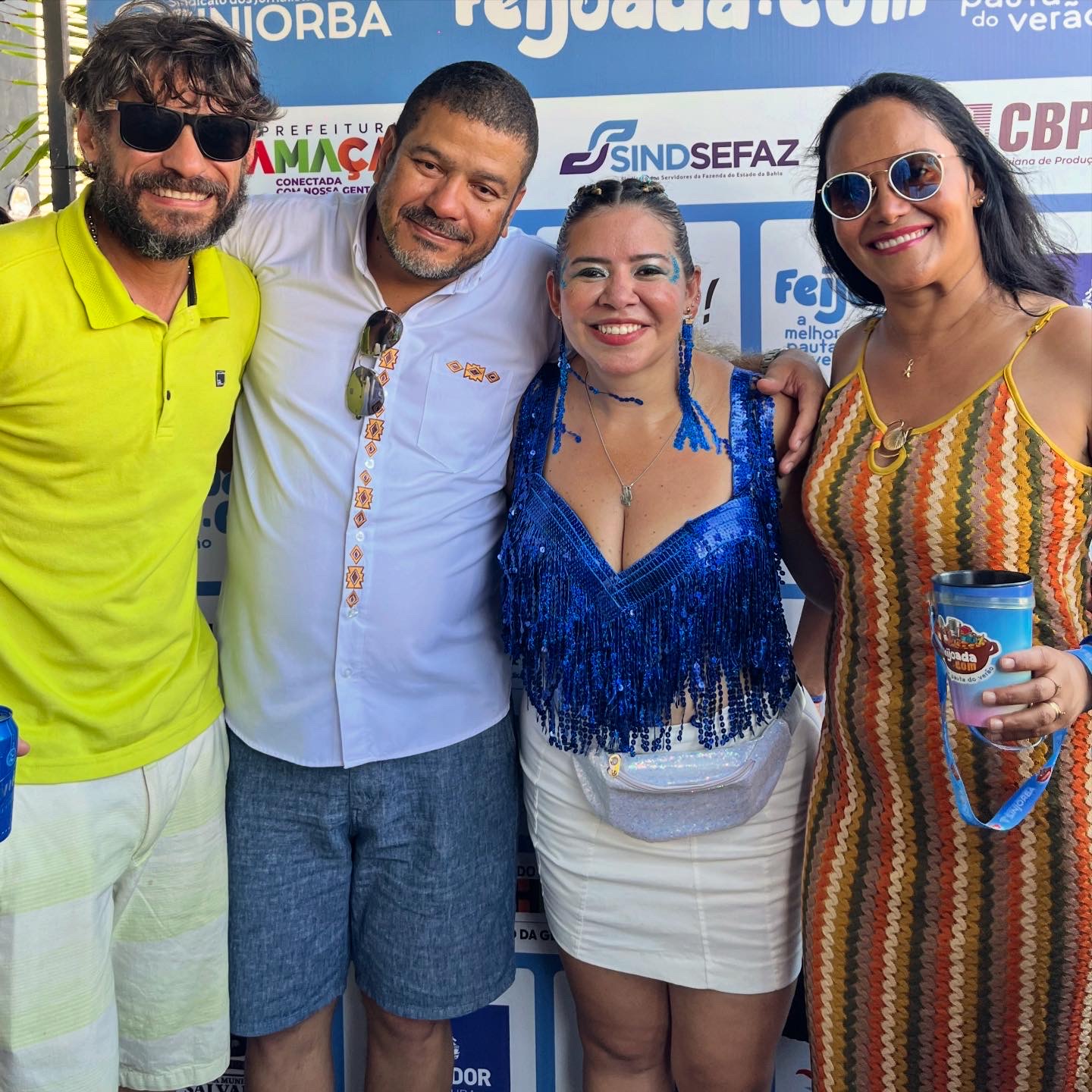 No momento você está vendo Feijoada.Com reúne gerações do jornalismo e lideranças políticas em clima de pré-carnaval