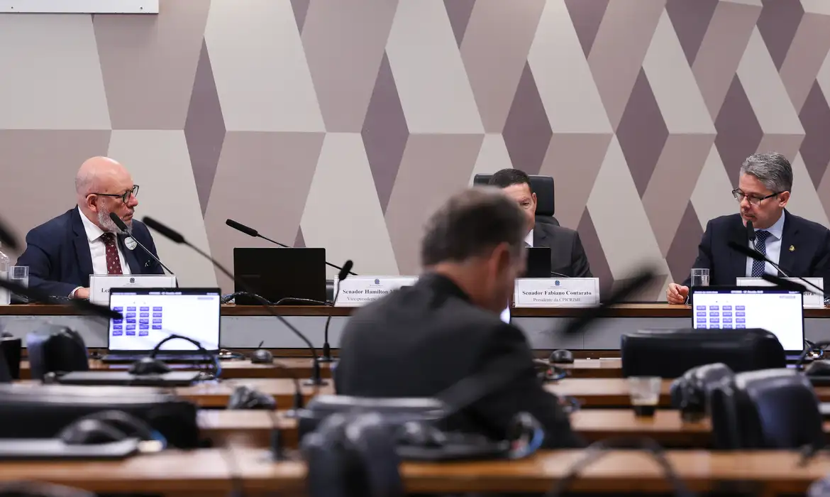 No momento você está vendo CPI do Crime Organizado convoca Ibaneis, Cláudio Castro e Campos Neto