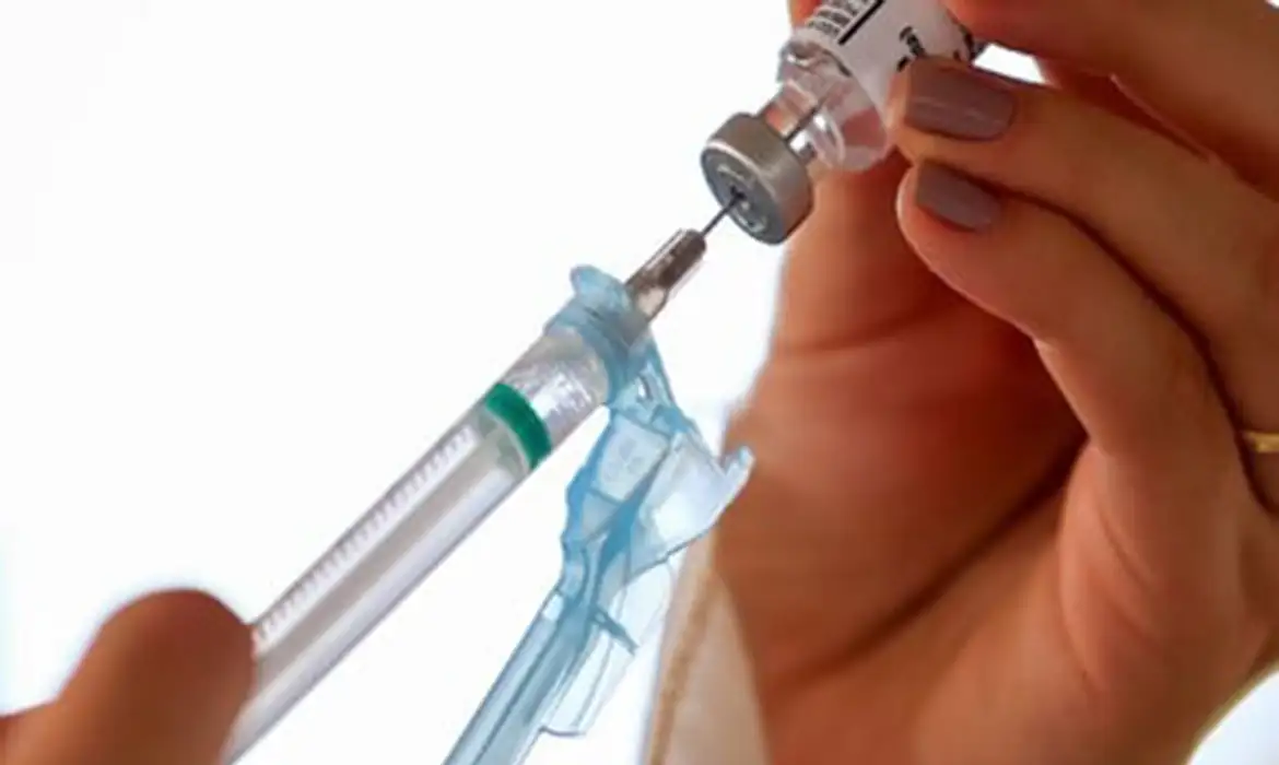 No momento você está vendo Vacina da herpes-zóster é segura para pacientes reumáticos, diz estudo