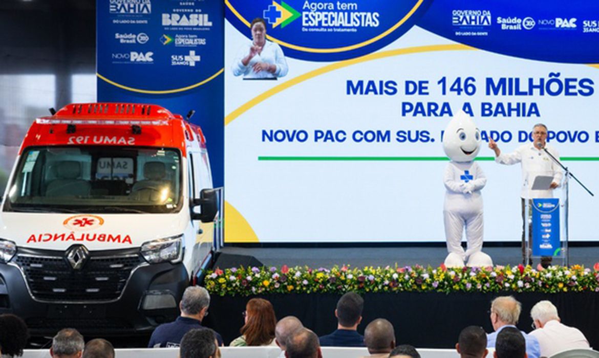 No momento você está vendo Saúde entrega ambulâncias, unidades móveis e equipamentos na Bahia