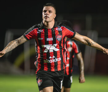 Leão baiano depena Galo mineiro no Barradão e sobe degraus