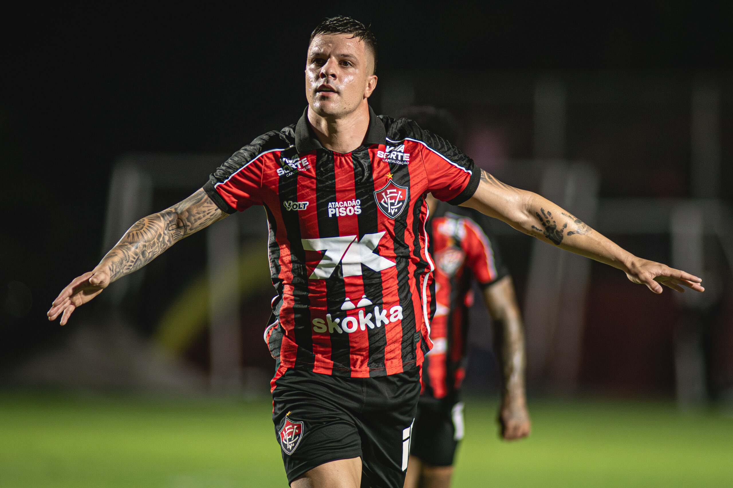 No momento você está vendo Leão baiano depena Galo mineiro no Barradão e sobe degraus