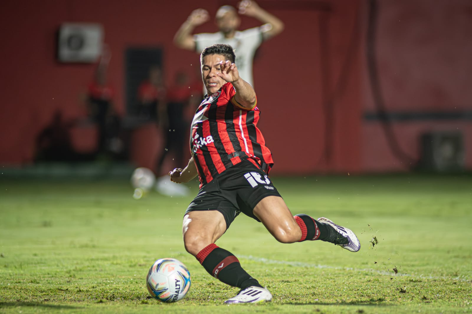 No momento você está vendo Vitória estreia no Nordestão perdendo em casa e vaiado pela torcida