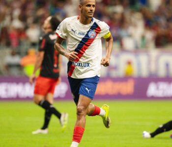 Bahia vence RB Bragantino na Fonte e sobe a terceiro