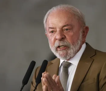 Lula zera imposto e subsidia diesel para conter alta do petróleo