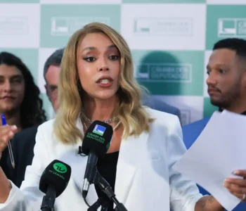 Deputada Erika Hilton processa Ratinho por discurso transfóbico
