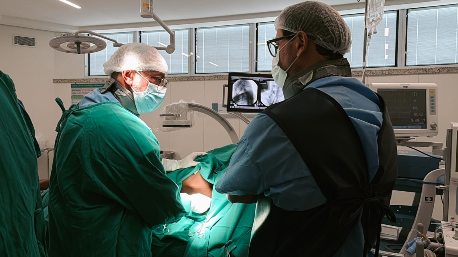 No momento você está vendo Paciente baleado em Salvador participa de tratamento experimental para lesão medular