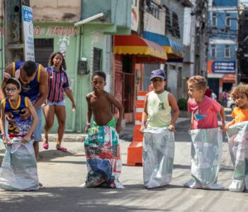 Páscoa: Campanha beneficente arrecada chocolates e resgata brincadeiras infantis no Cabula