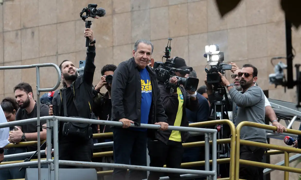 No momento você está vendo Moraes vota por tornar Malafaia réu por ofensa ao Comando do Exército