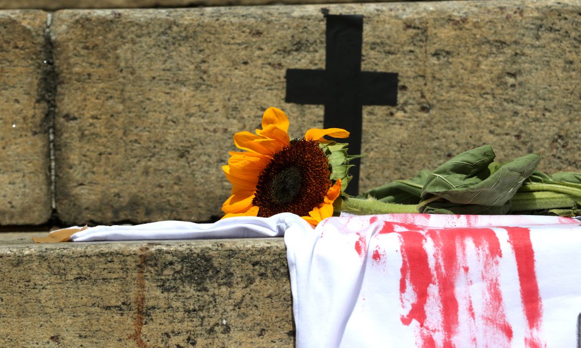 No momento você está vendo Número de vítimas de feminicídio supera em 38% registros oficiais