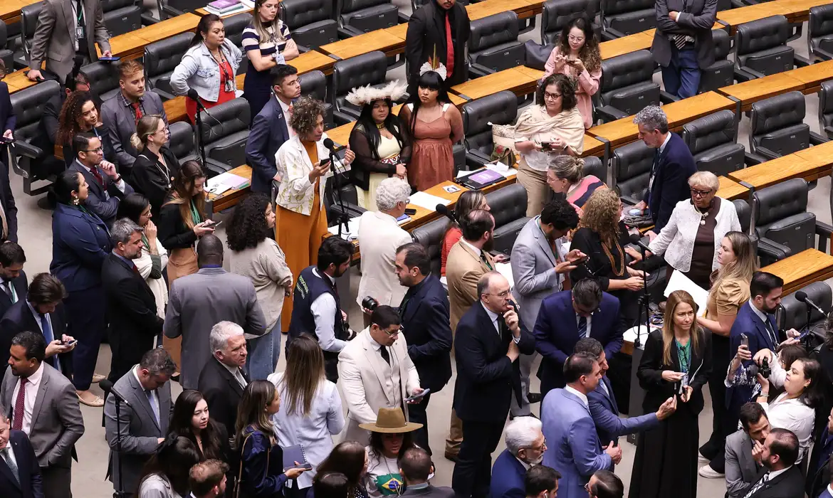 No momento você está vendo Câmara vota para derrubar veto ao PL da Dosimetria; falta o Senado