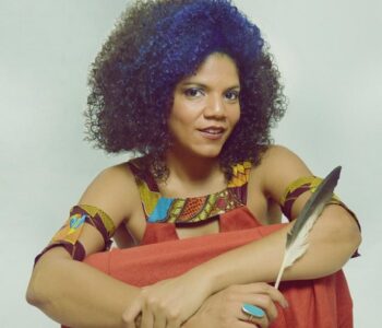 Juliana Ribeiro no Teatro Sesc Casa do Comércio para segundo show que comemora 25 anos de carreira