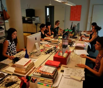 Emprego feminino aumenta 11%, mas desigualdade salarial persiste