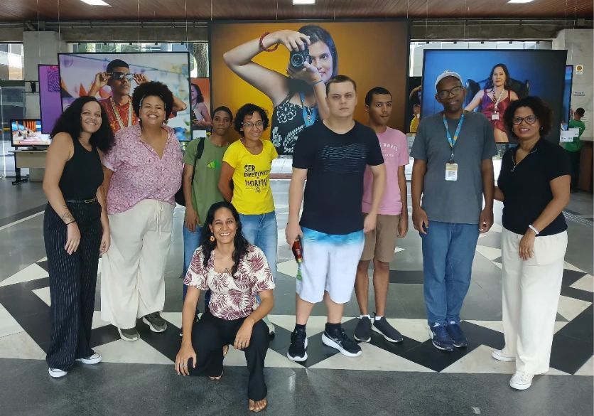 No momento você está vendo Conheça o projeto “Desconstruções”, iniciativa que busca trazer visibilidade a pessoas do espectro autista