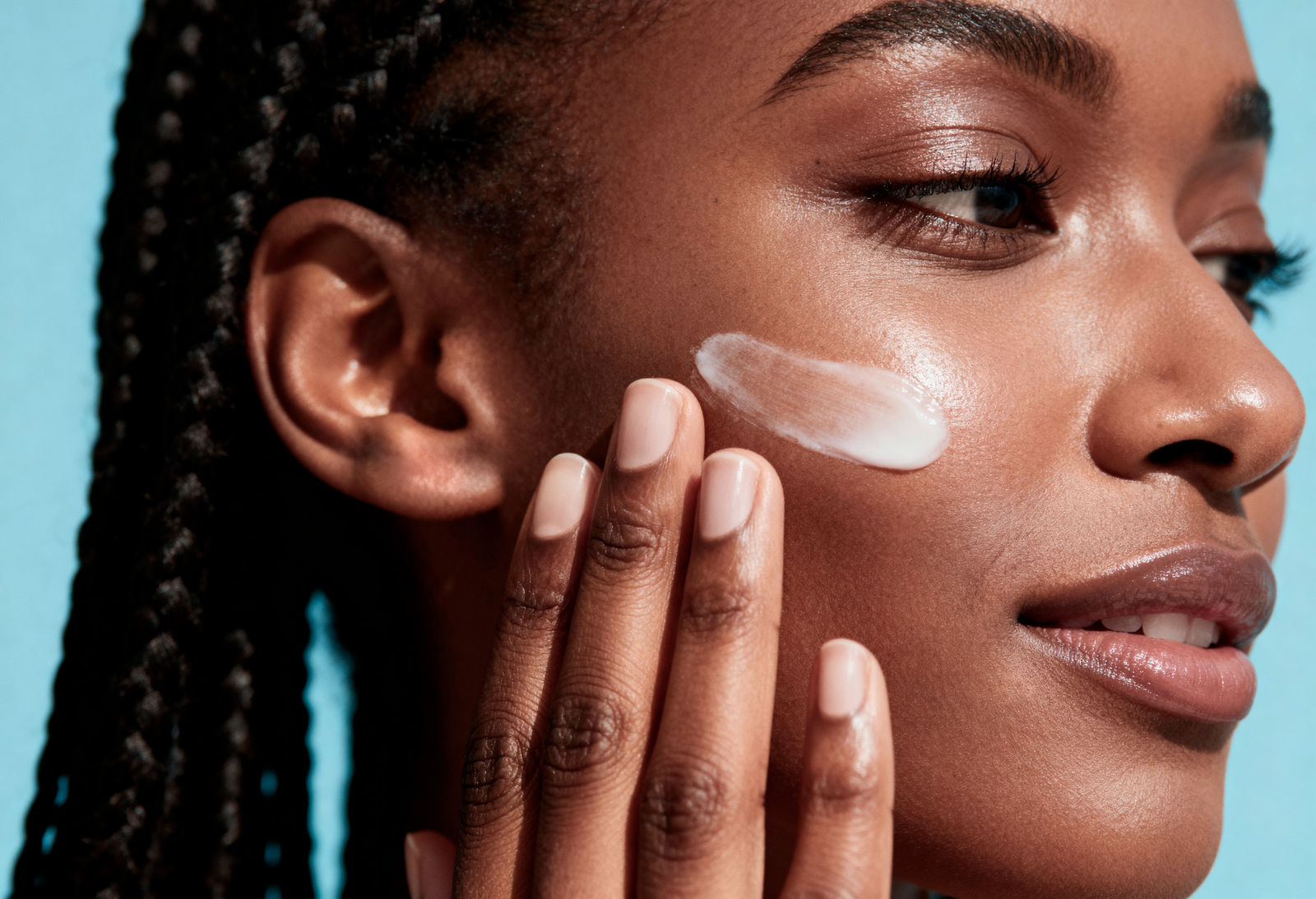 No momento você está vendo A “epidemia” das manchas: transição de estações exige cuidado redobrado com a pele negra