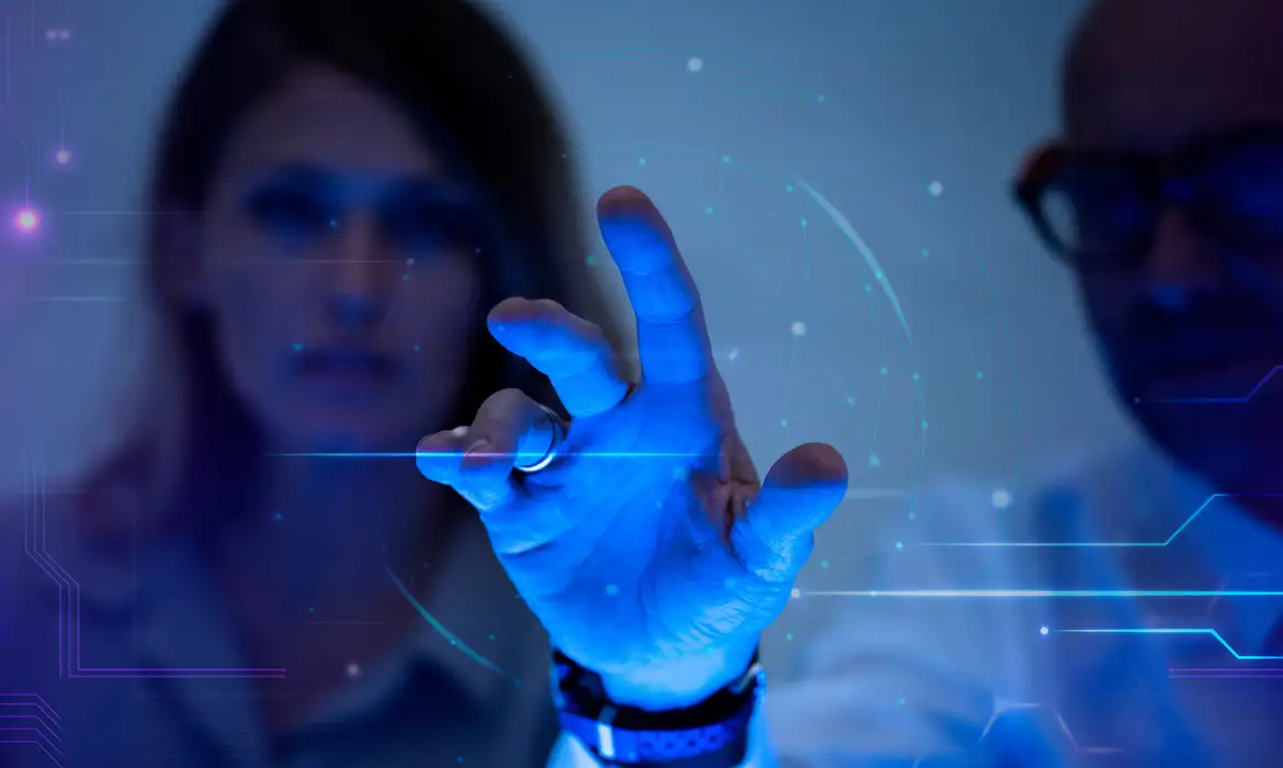 No momento você está vendo IA acelera desinformação e ameaça democracias, alerta pesquisa