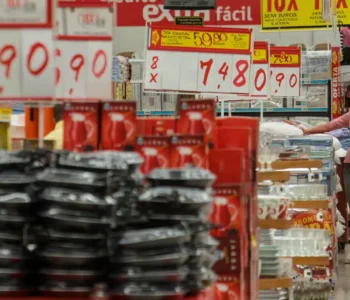 Mercado eleva previsão da inflação para 4,36% este ano