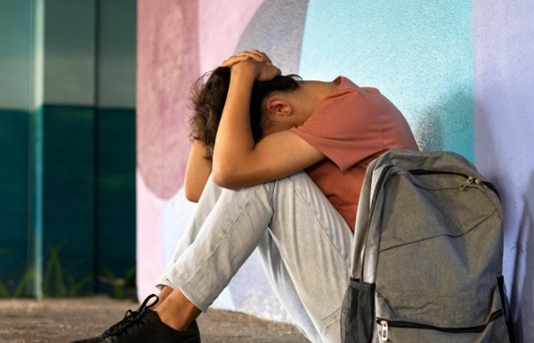 No momento você está vendo Tristeza entre adolescentes acende alerta e expõe impacto da aceleração digital na saúde mental