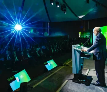 Lula chama conflito no Oriente Médio de “guerra da insensatez”