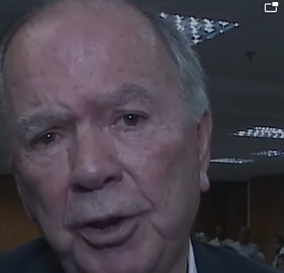 No momento você está vendo Robinson expõe contradição de Cacá Leão sobre ponte e questiona: “pai estava errado ou é só políticagem?”