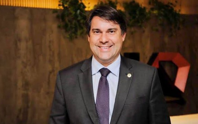 No momento você está vendo Quaest na Bahia: Niltinho rebate oposição e aponta crescimento de Jerônimo