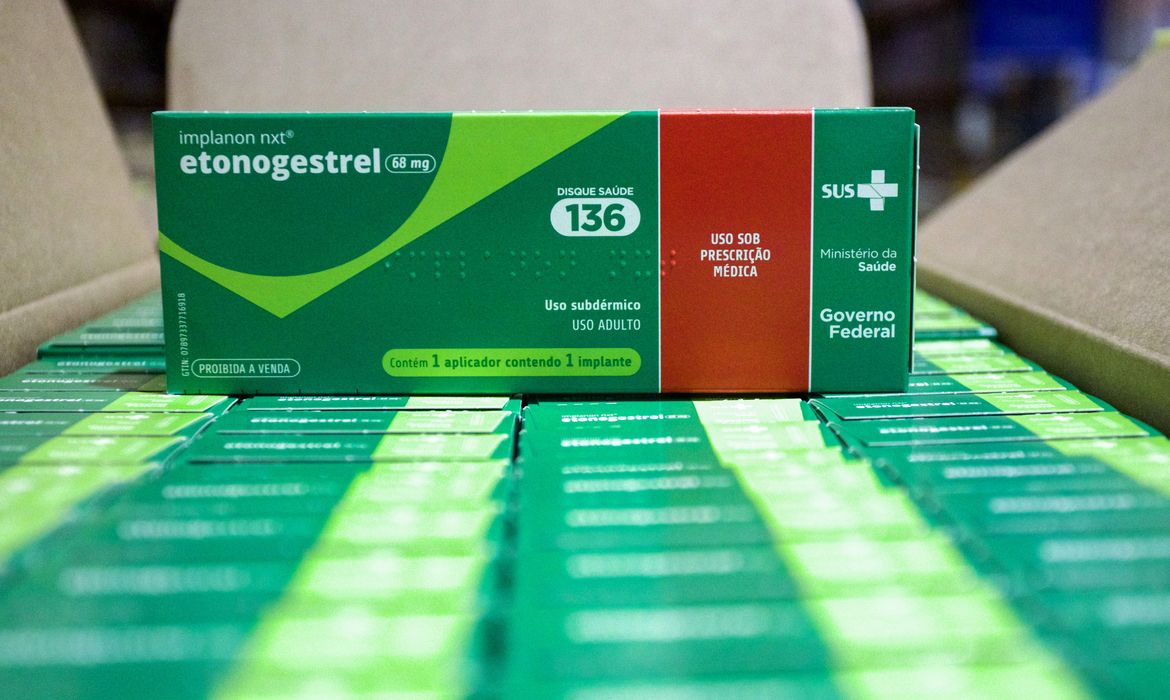 No momento você está vendo SUS qualifica profissionais para ampliar oferta de implantes hormonais