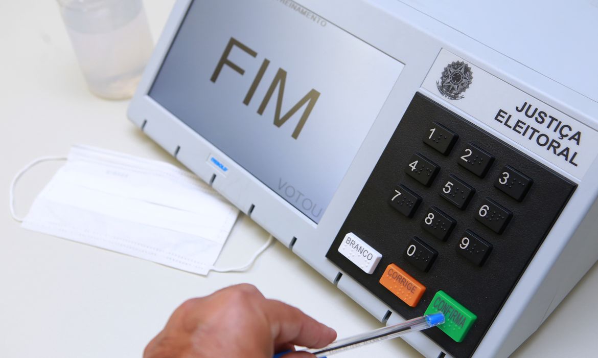 No momento você está vendo TSE faz novos testes de segurança na urna eletrônica