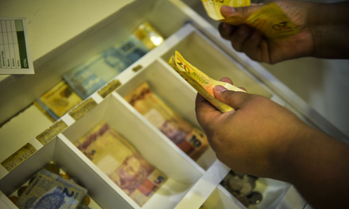 No momento você está vendo Novo Desenrola renegocia quase R$ 12 bilhões em dívidas