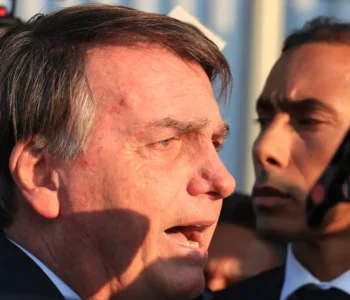 Bolsonaro tem alta hospitalar após passar por cirurgia no ombro