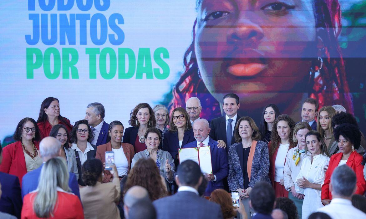 No momento você está vendo Novas medidas do governo reforçam proteção das mulheres na internet