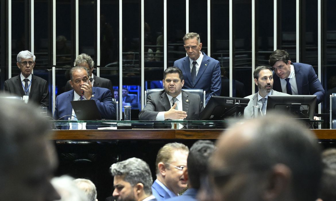 No momento você está vendo Dosimetria: Alcolumbre promulga lei que beneficia condenados pelo 8/1