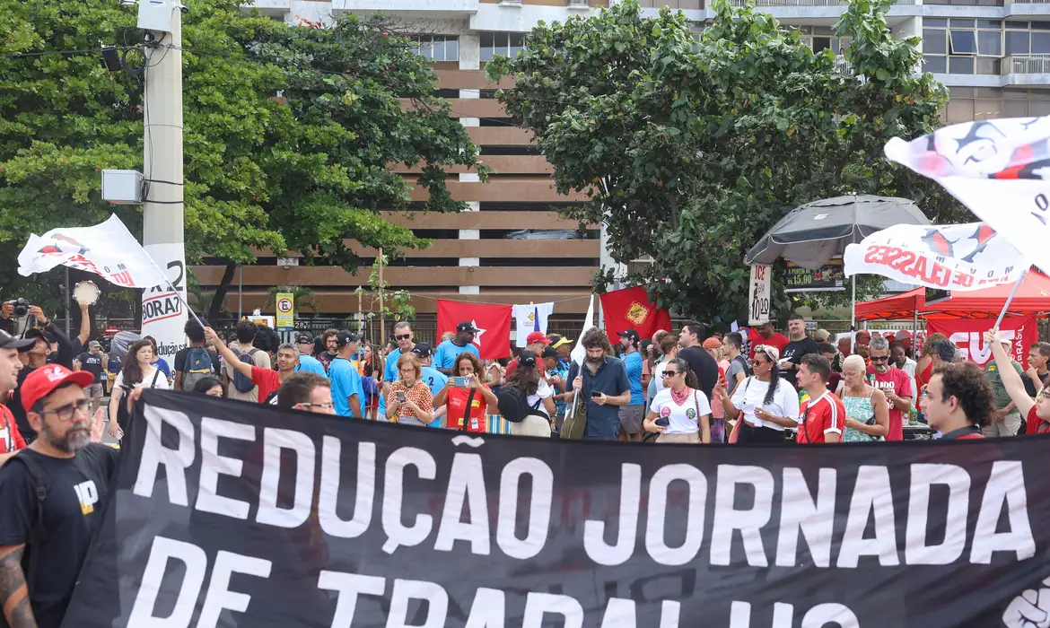 No momento você está vendo Caminhos da Reportagem debate impactos da escala 6×1 no Brasil