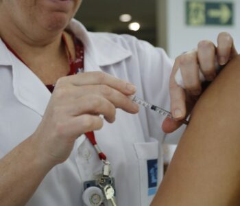 Turistas rumo à Copa devem estar alertas para vacina