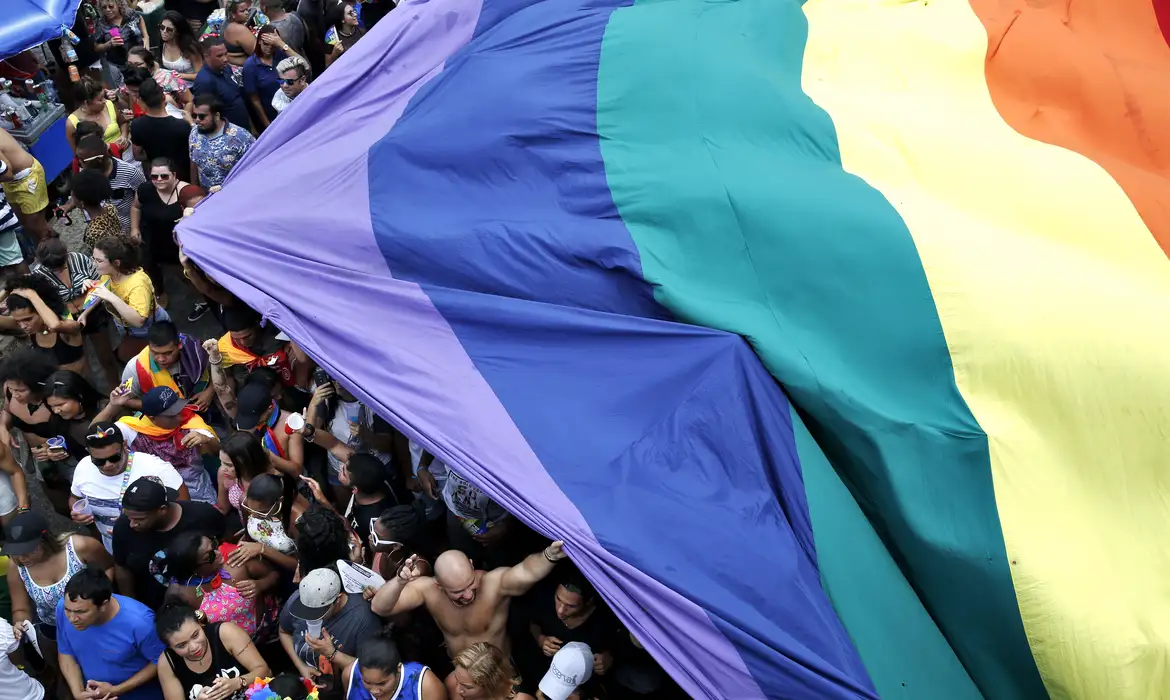 No momento você está vendo Processos por preconceito contra população LGBTQIAPN+ triplicam