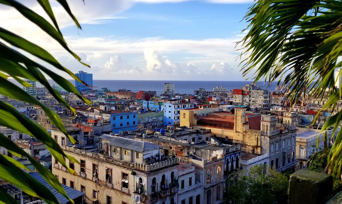 No momento você está vendo Reforma em Cuba não é capitalismo, mas tentativa de burlar bloqueio