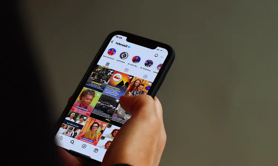 No momento você está vendo Redes sociais causam polarização e isolamento político em jovens